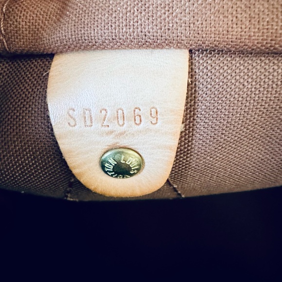 Authentic Louis Vuitton Brown Monogram Handbag - Picture 5 of 5